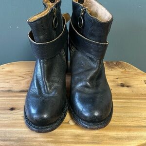 FIORENTINI +‎ BAKER Black Leather Ankle Boots, Size 6